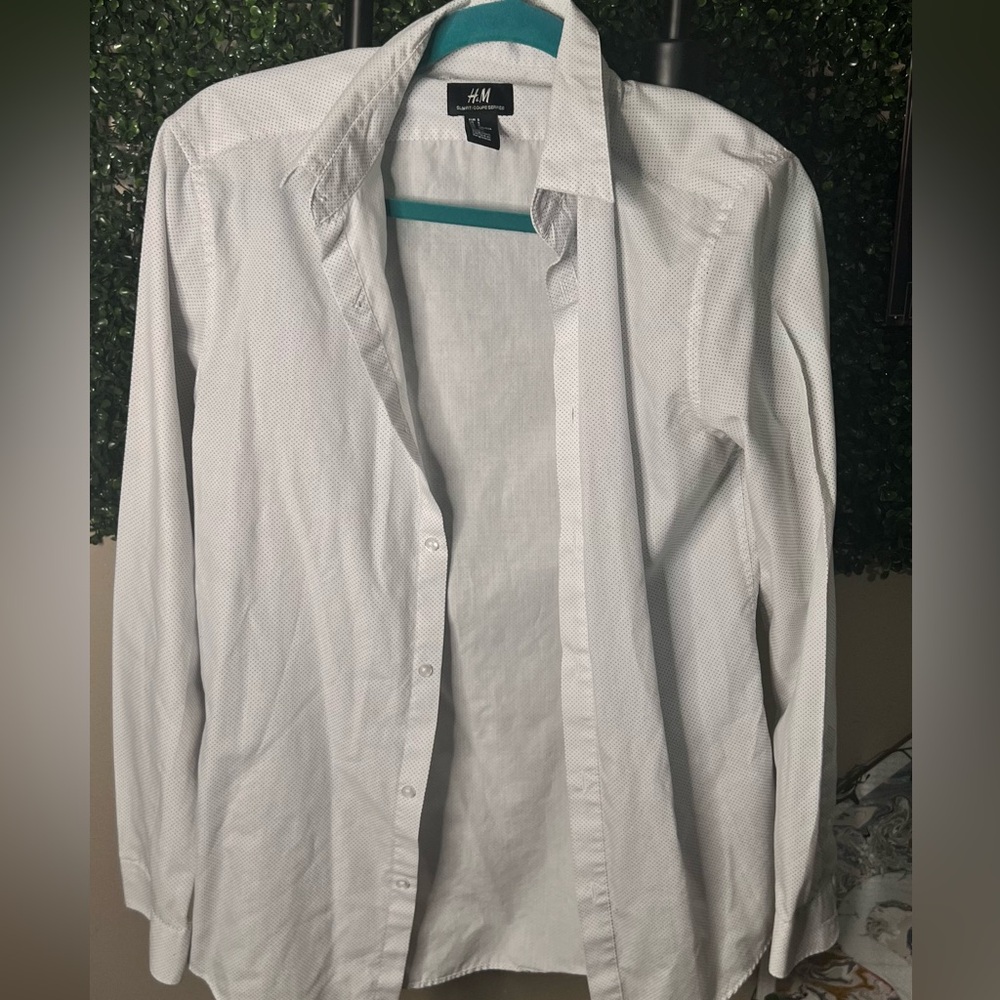 H&M easy iron slim fit dotted button down